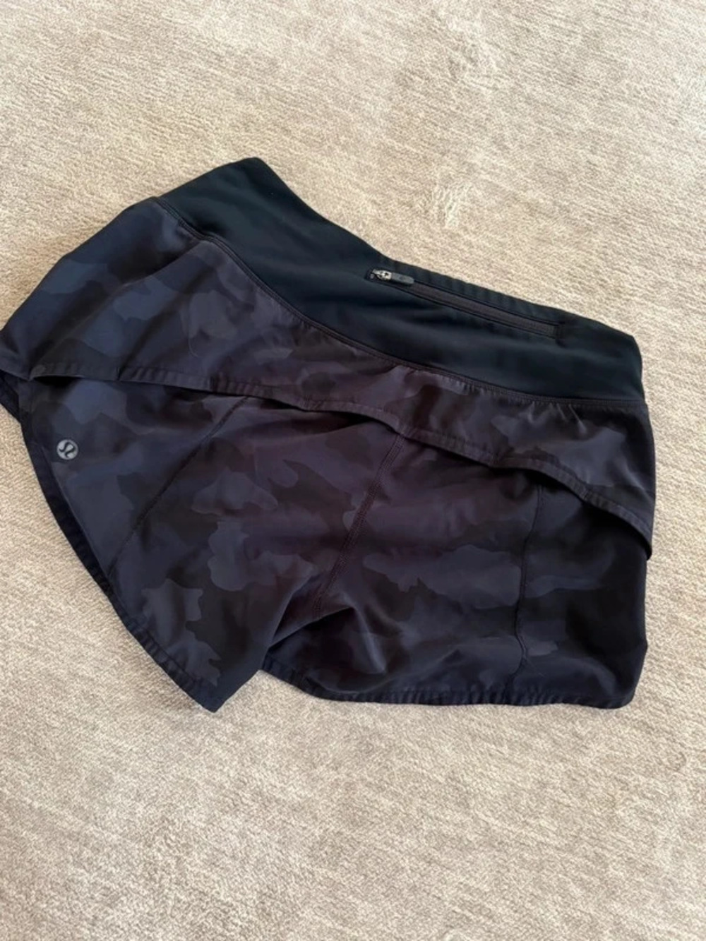 Lululemon - Picture 2 of 3